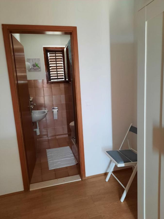 Studio-Appartements Emwey Трогир Экстерьер фото