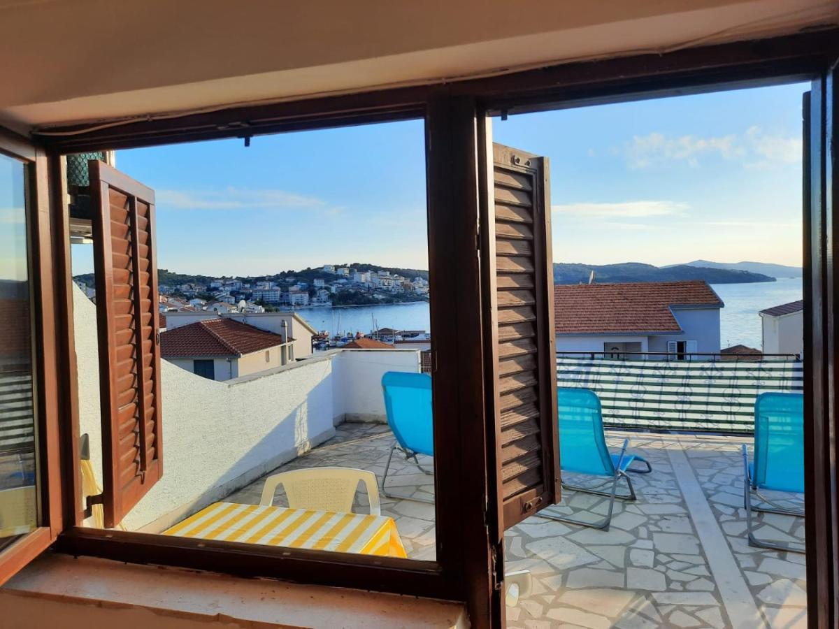 Studio-Appartements Emwey Трогир Экстерьер фото