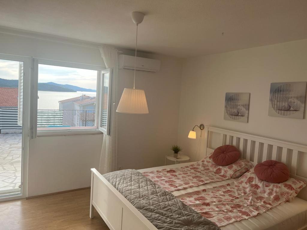 Studio-Appartements Emwey Трогир Экстерьер фото
