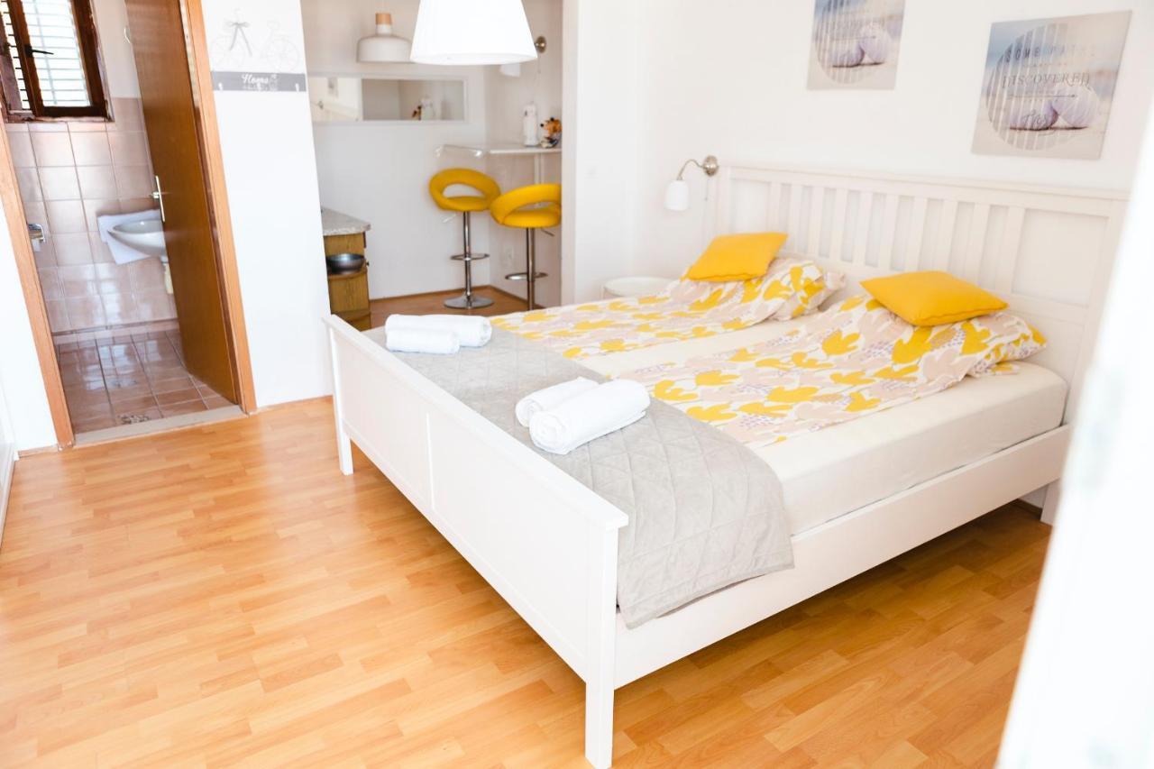 Studio-Appartements Emwey Трогир Экстерьер фото