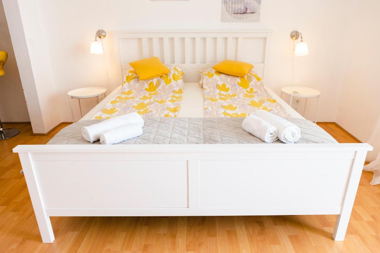 Studio-Appartements Emwey Трогир Экстерьер фото