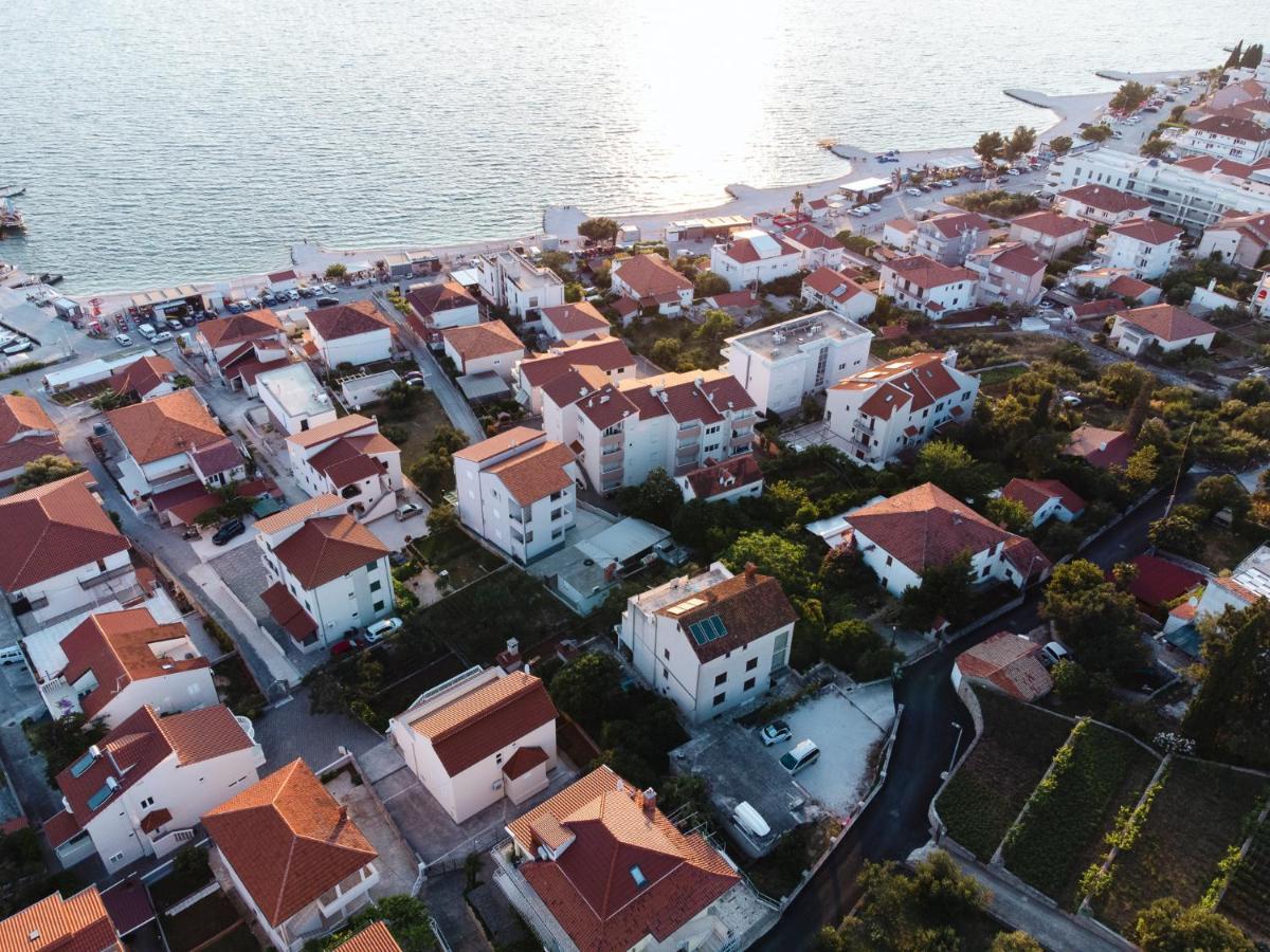 Studio-Appartements Emwey Трогир Экстерьер фото