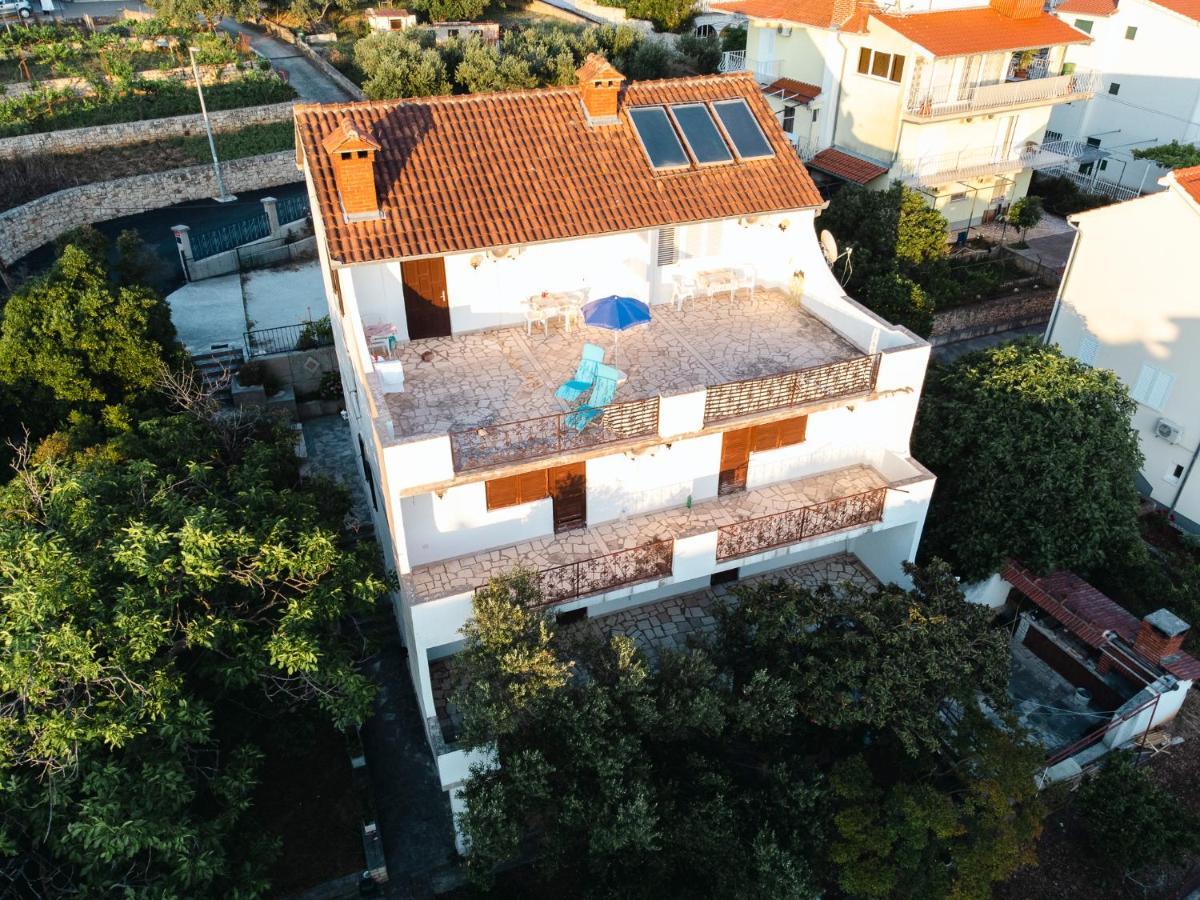 Studio-Appartements Emwey Трогир Экстерьер фото