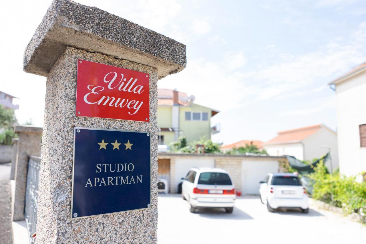 Studio-Appartements Emwey Трогир Экстерьер фото